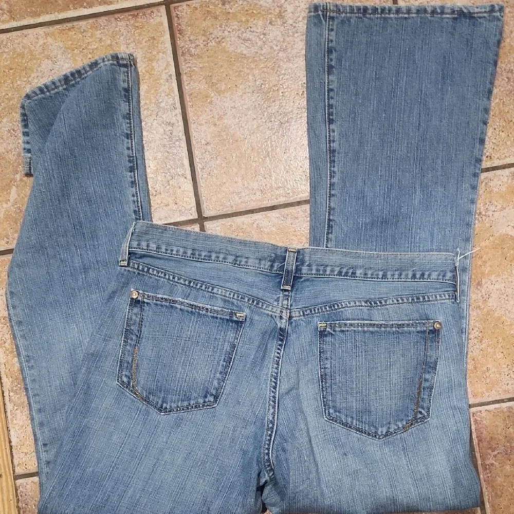 Old Navy The Flirt Bootcut Jeans - Picture 5 of 5
